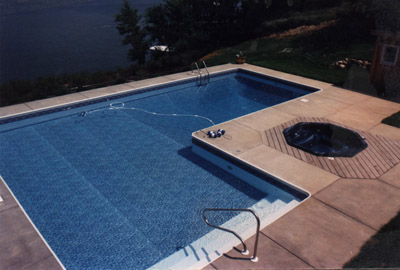 photo of L shaped pool in Somonauk, IL
