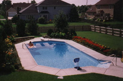 photo of pool and deck Geneva, IL