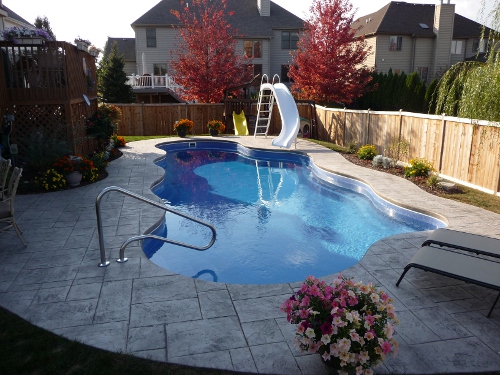 photo of fibrglass pool and deck, Oswego, IL